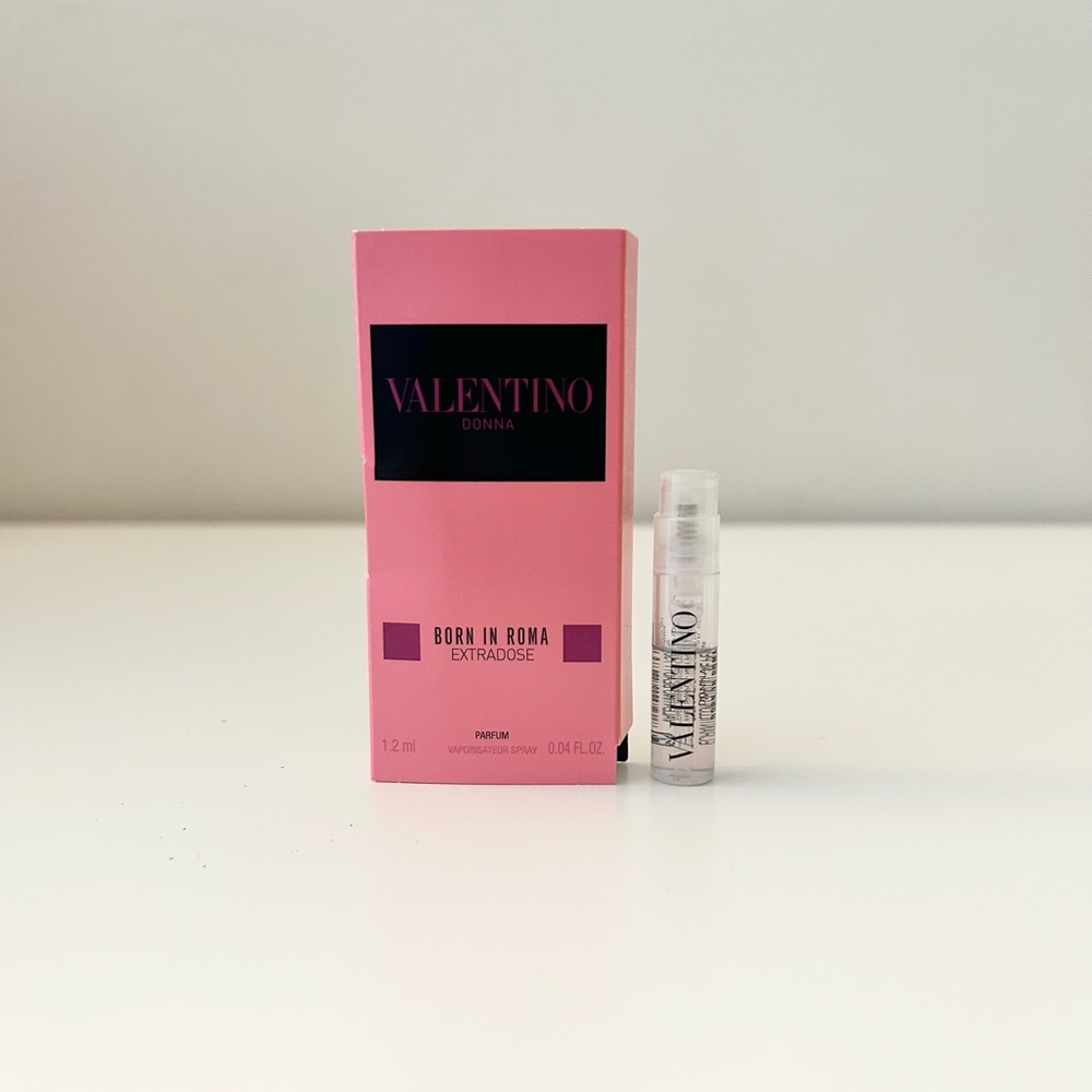 🌸VALENTINO Donna Born in Roma Extradose Parfum Vial Spray Sample 1.2 mL